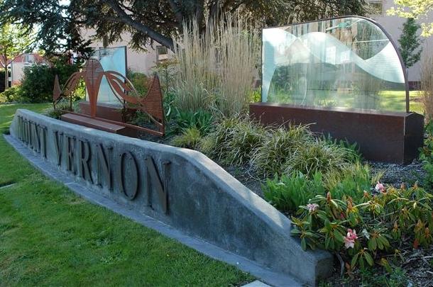 Glass Panels at Kincaid and Third Streets